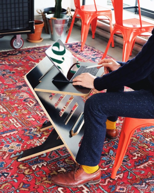 Standsome Desk Small_breite Ablage mobiles Steh- und Arbeitspult
